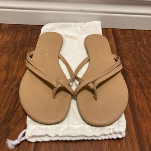 TKEES LEATHER FLIP FLOPS